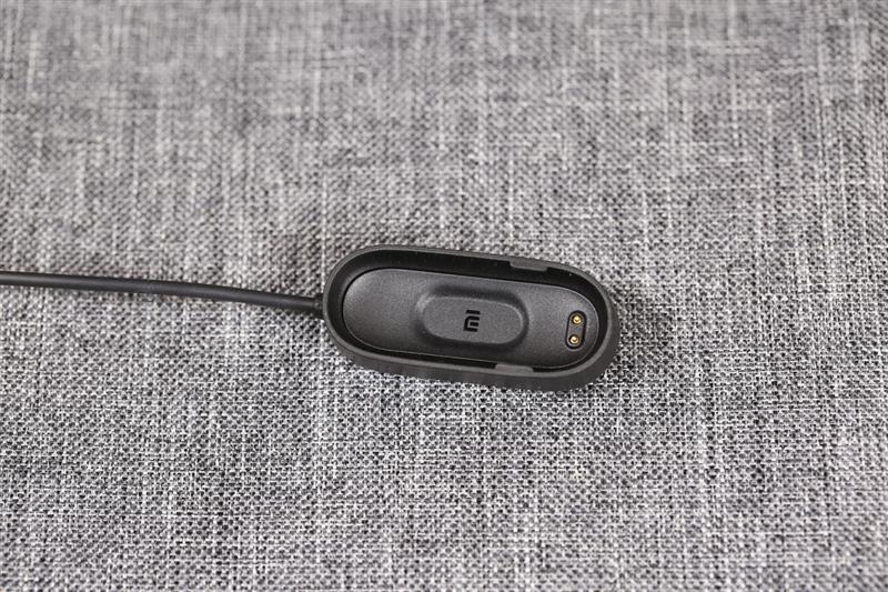 Зарядное устройство Xiaomi Mi Band 4
